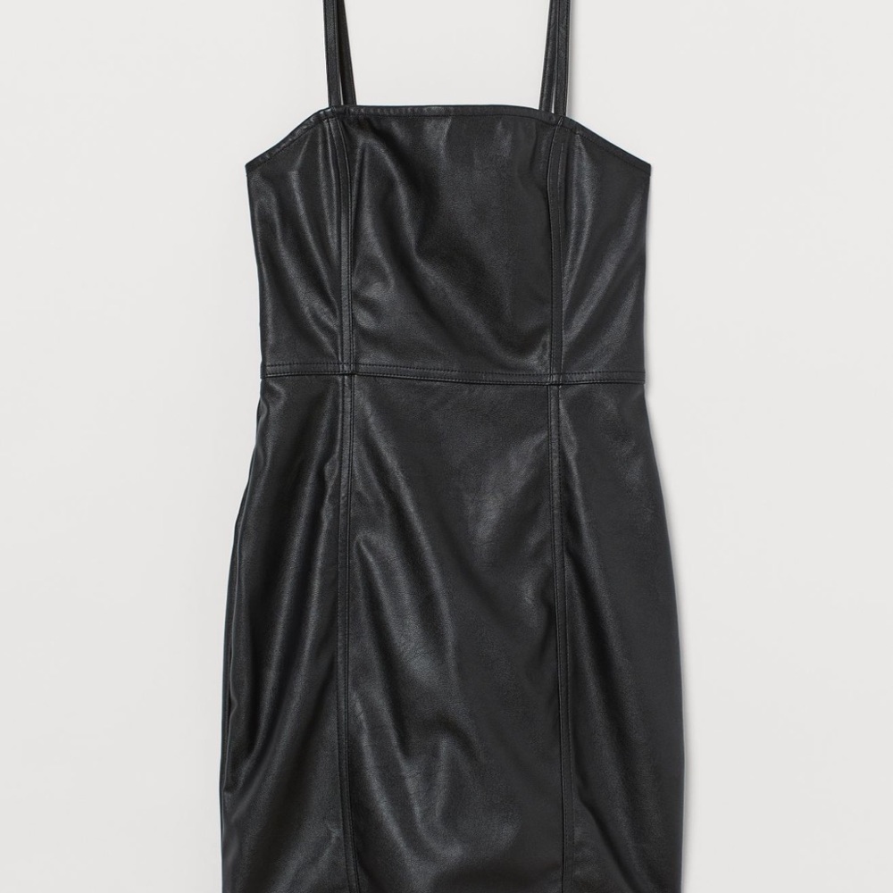 Black fitted dress